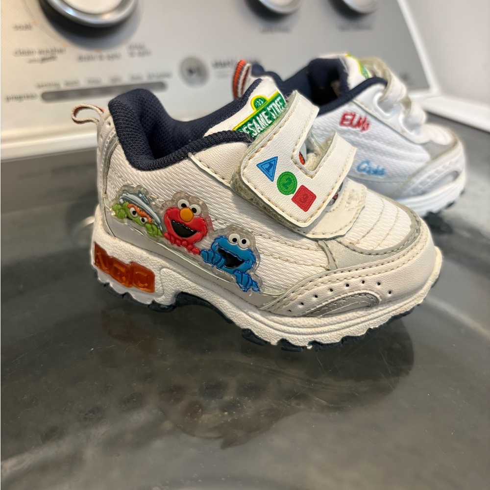 Vintage Y2K 2008 Sesame Street Kids Sneakers - Elmo, Grouch, Cookie Monster - Picture 1 of 10